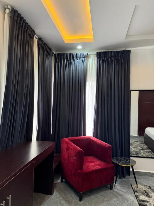 el patevadan hotel and suites