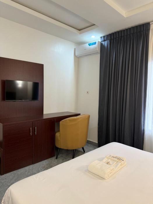 el patevadan hotel and suites