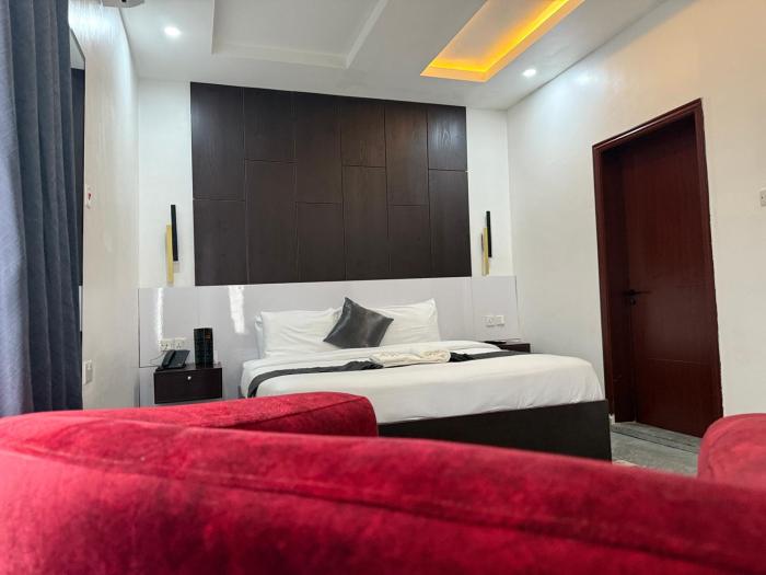 el patevadan hotel and suites