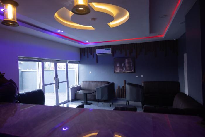 el patevadan hotel and suites