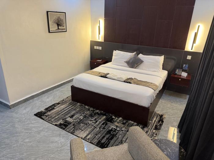 el patevadan hotel and suites