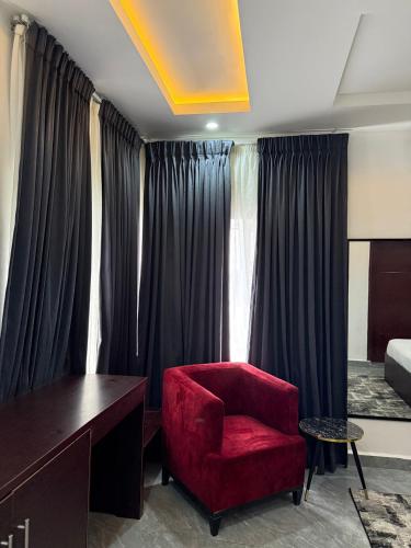 el patevadan hotel and suites