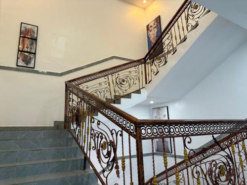 el patevadan hotel and suites