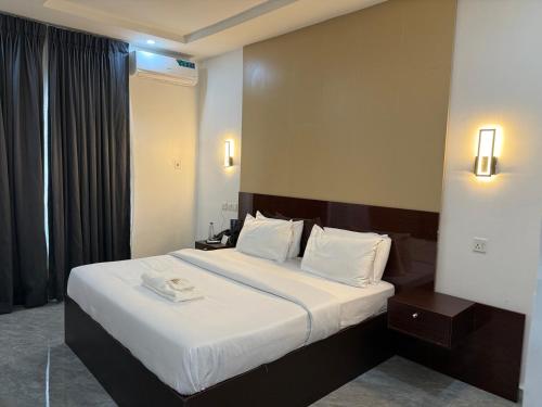 el patevadan hotel and suites