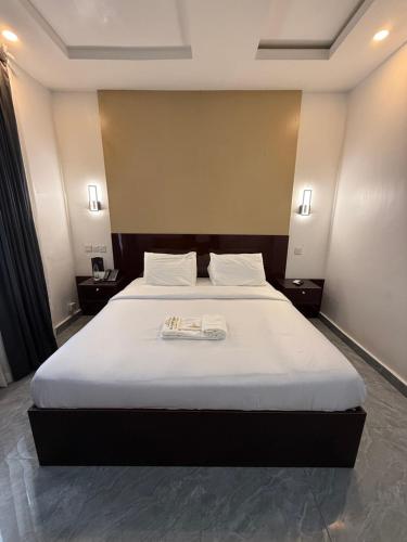 el patevadan hotel and suites