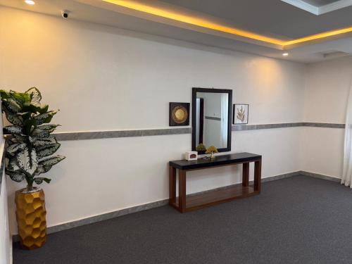 el patevadan hotel and suites