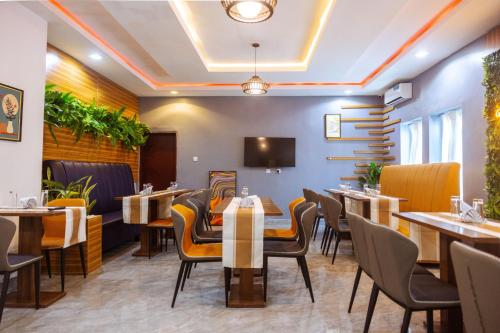 el patevadan hotel and suites
