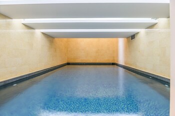 sirene 1 br apt pool and gym in gemmayze
