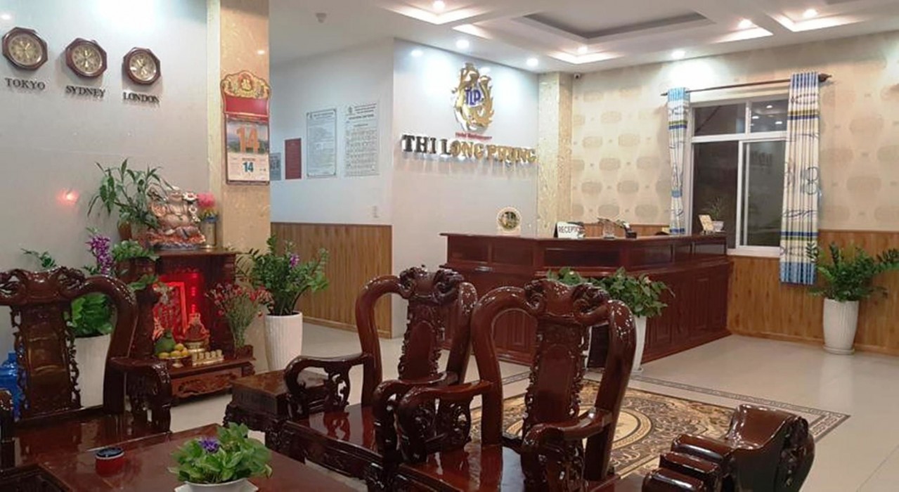 thi long phung hotel