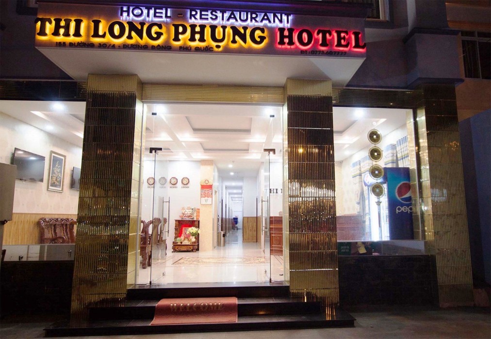 thi long phung hotel