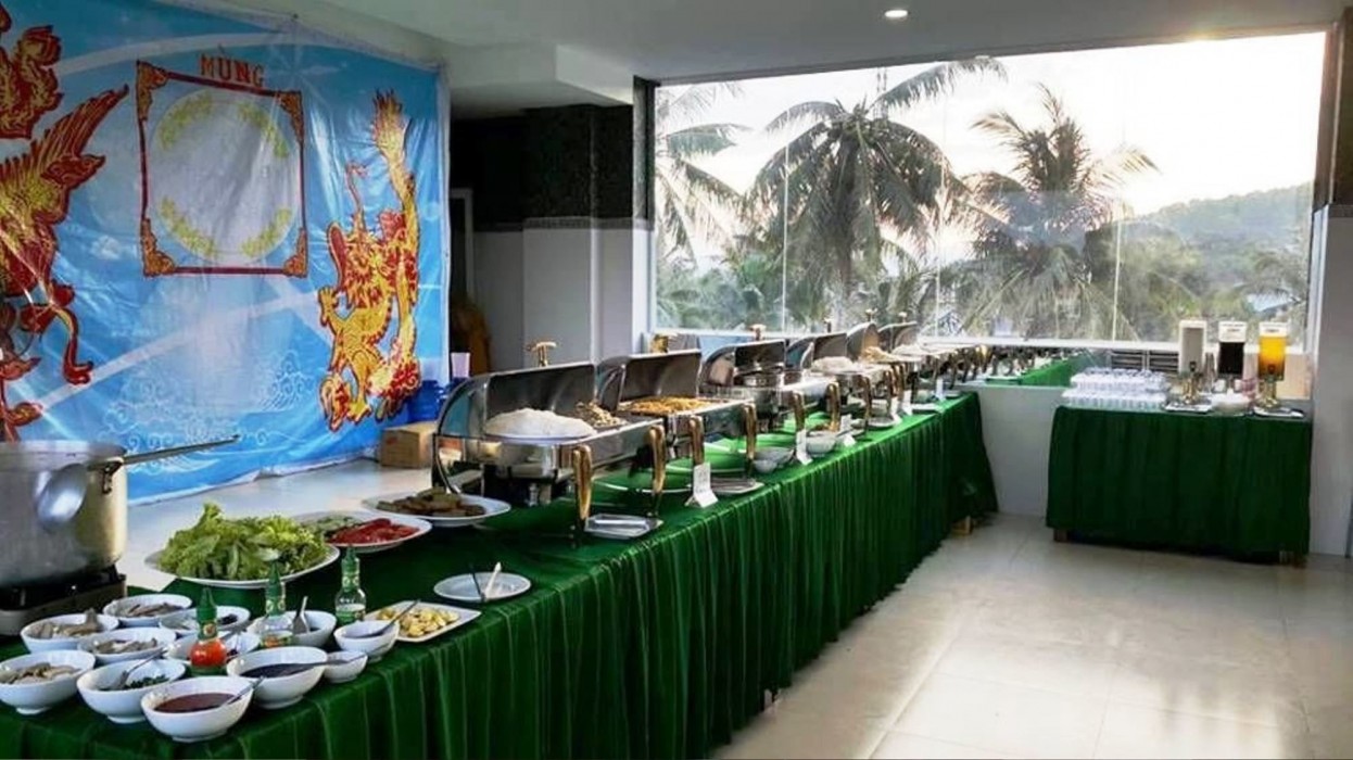 thi long phung hotel