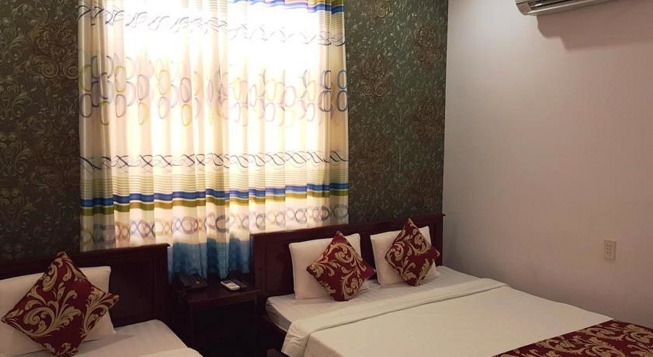 thi long phung hotel