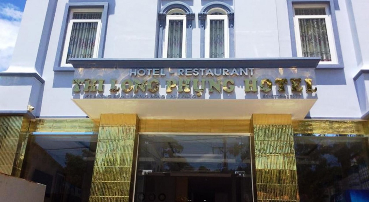 thi long phung hotel