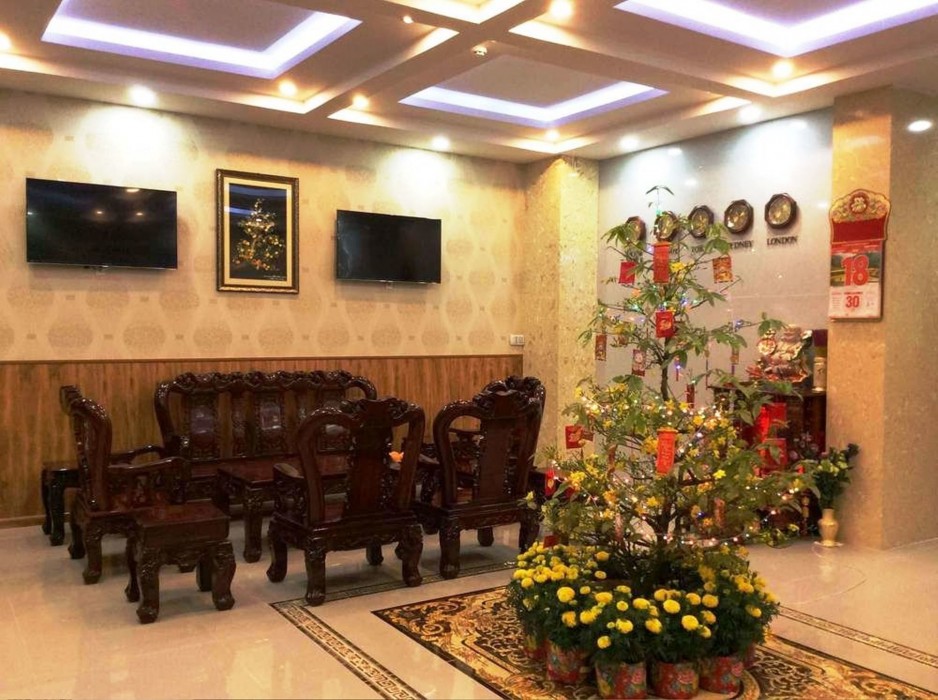 thi long phung hotel