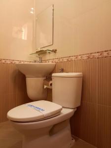 thi long phung hotel