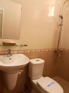 thi long phung hotel