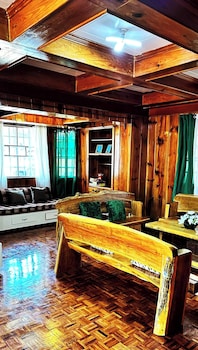 3 bedroom house in the heart of baguio with garage