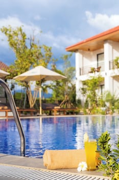 paradise mountain view resort