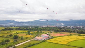 paradise mountain view resort