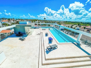 studios rooftop pool and beach