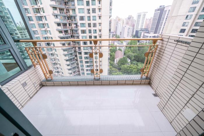 tyms xujiahui premium 2br apt metro