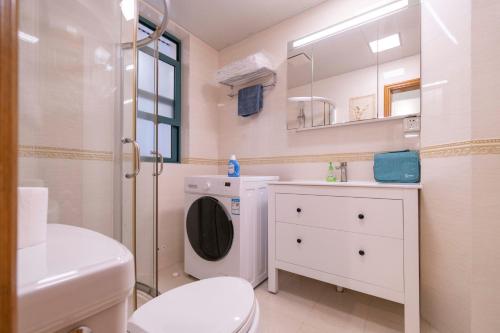 tyms xujiahui premium 2br apt metro