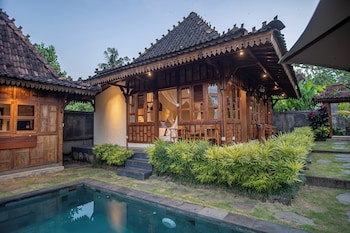 Kerjim Wooden Villa,,2 star