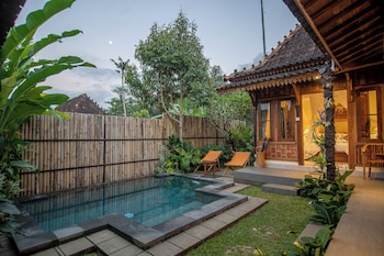 kerjim wooden villa