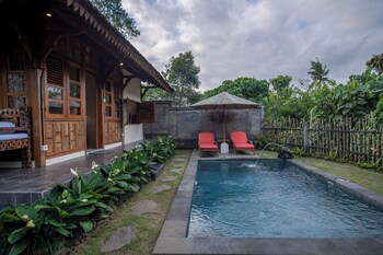 kerjim wooden villa