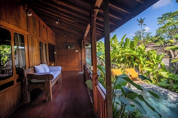 kerjim wooden villa