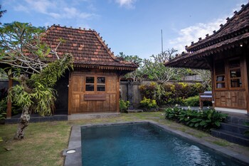 kerjim wooden villa