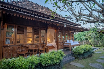 kerjim wooden villa
