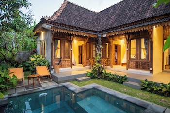 Kerjim Wooden Villa,,2 star