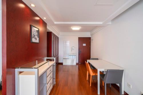 tyms xujiahui modern 1br apt