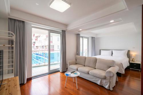 tyms xujiahui modern 1br apt