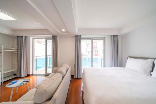 tyms xujiahui modern 1br apt