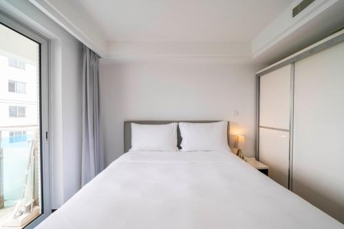 tyms xujiahui modern 1br apt