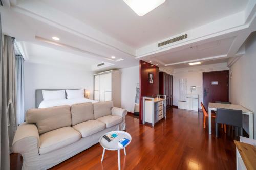 tyms xujiahui modern 1br apt