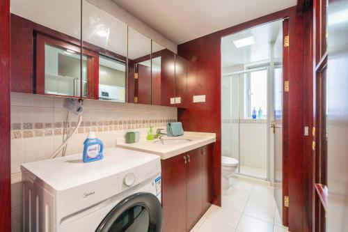 tyms xujiahui modern 1br apt