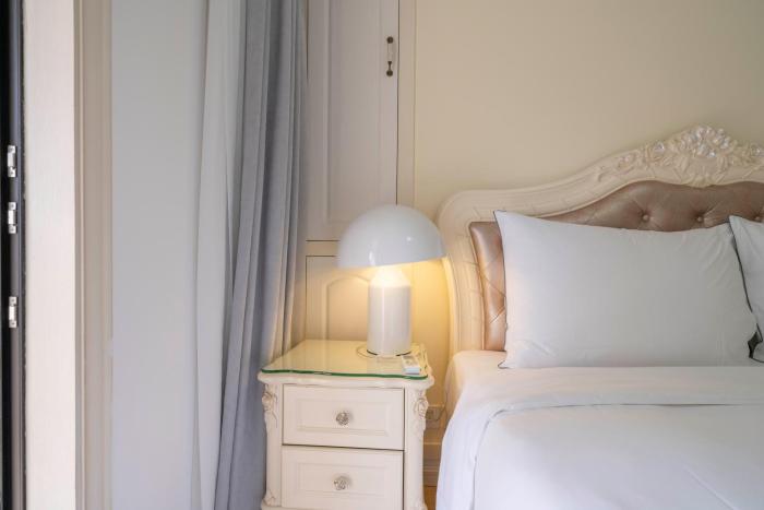 tyms 2br apt xujiahui dacheng residence