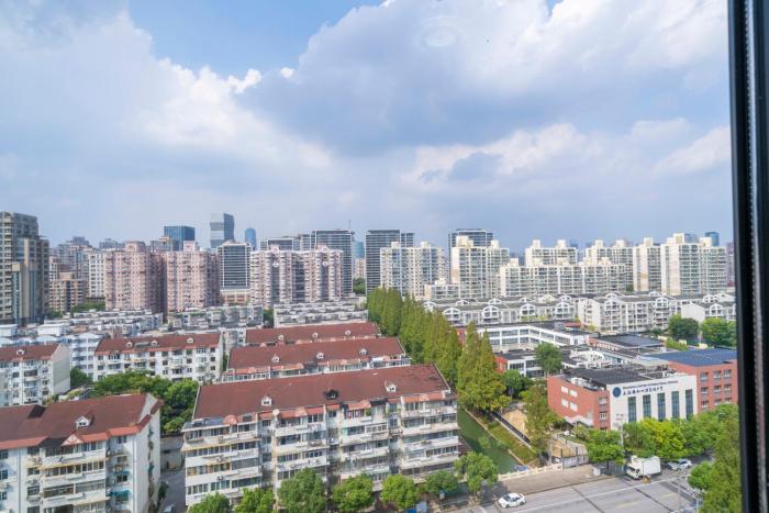 tyms 2br apt xujiahui dacheng residence