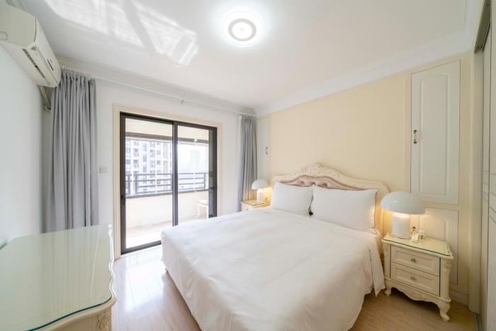 tyms 2br apt xujiahui dacheng residence