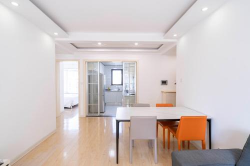 tyms 2br apt xujiahui dacheng residence