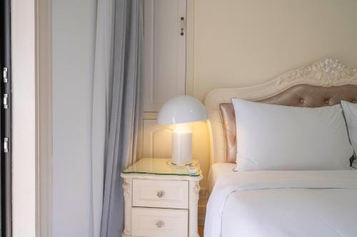 tyms 2br apt xujiahui dacheng residence