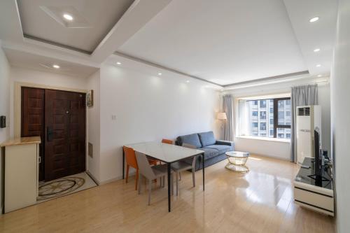 tyms 2br apt xujiahui dacheng residence