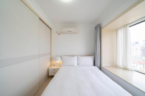 tyms 2br apt xujiahui dacheng residence