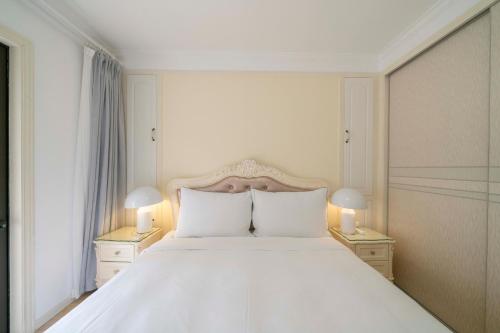 tyms 2br apt xujiahui dacheng residence