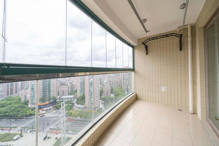 tyms 2br apt hongqiao yucui garden