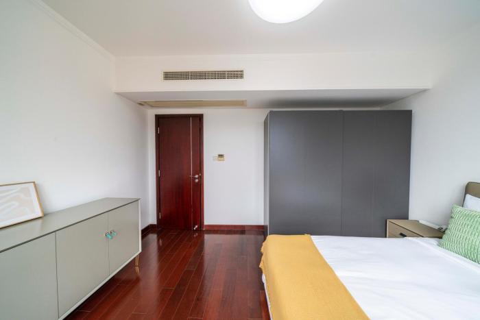 tyms 2br apt hongqiao yucui garden