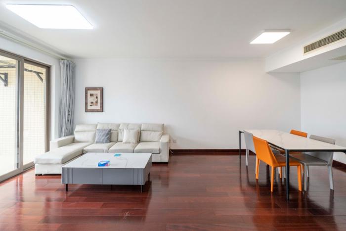 tyms 2br apt hongqiao yucui garden